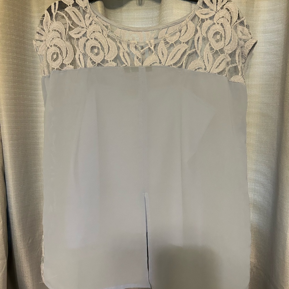 Apt. 9 Gray Lace Boxy Cap Sleeve Blouse